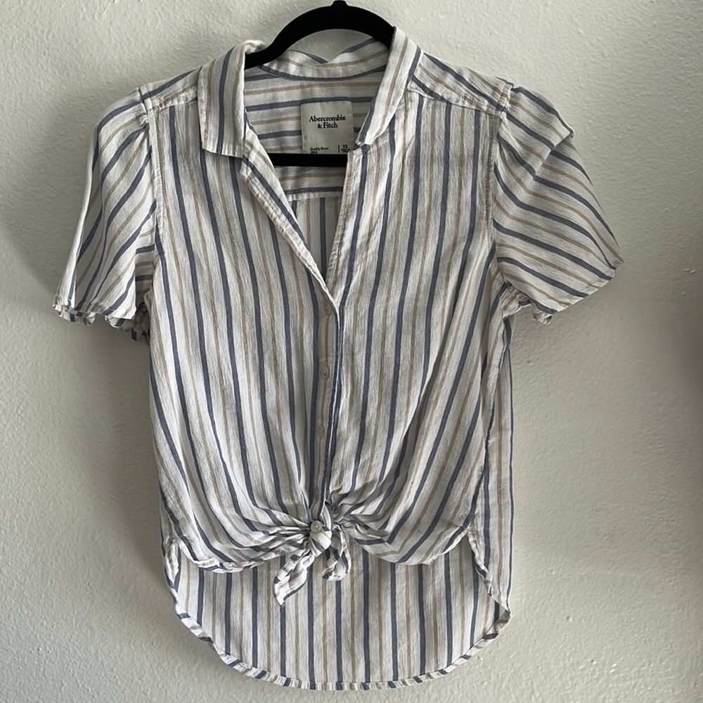 Abercrombie and fitch tie front blouse